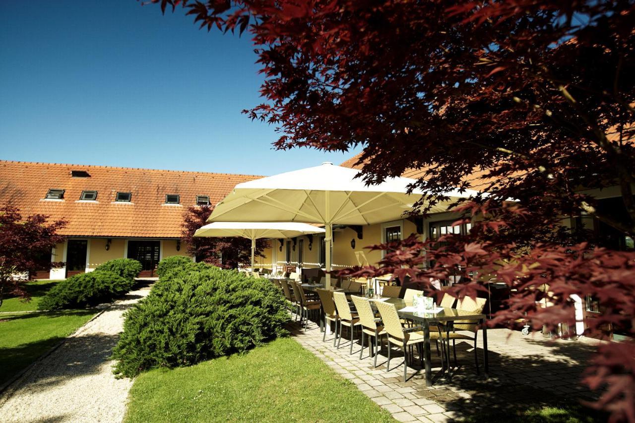 Gaestehaus Golf Club Gut Murstaetten Lebring ภายนอก รูปภาพ